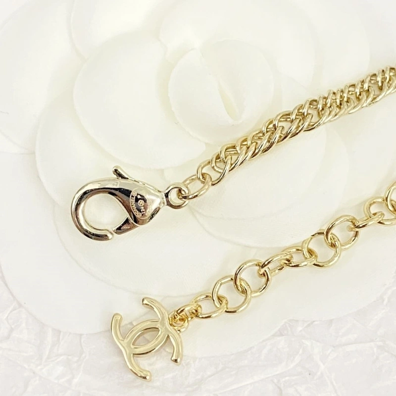 EyeCatching Chxnxl Necklaces 289676