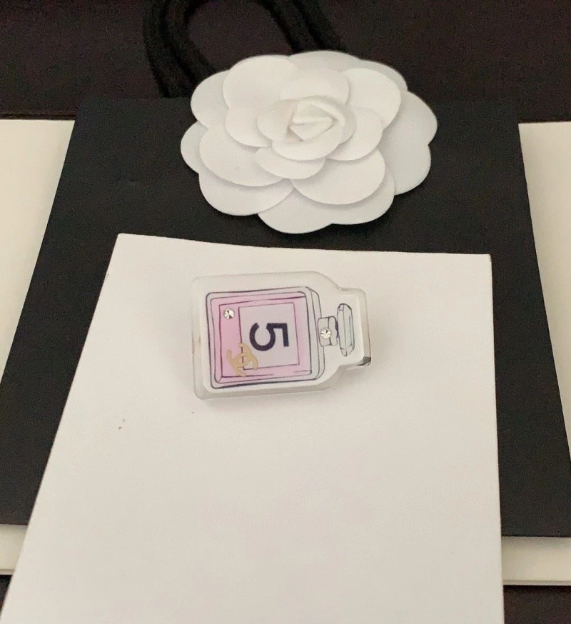 Chxnxl Brooches Soft 290586
