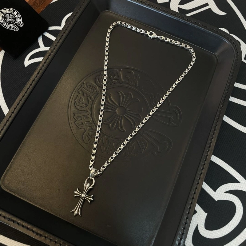 Lightweight Chrxmx Hxxrts Necklaces 298708