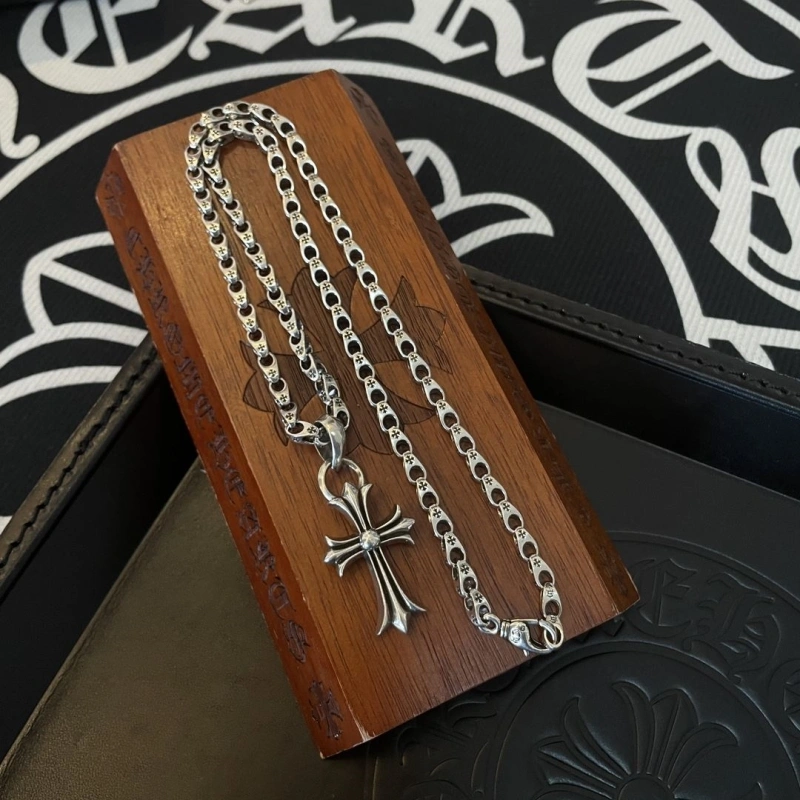 Lightweight Chrxmx Hxxrts Necklaces 298708