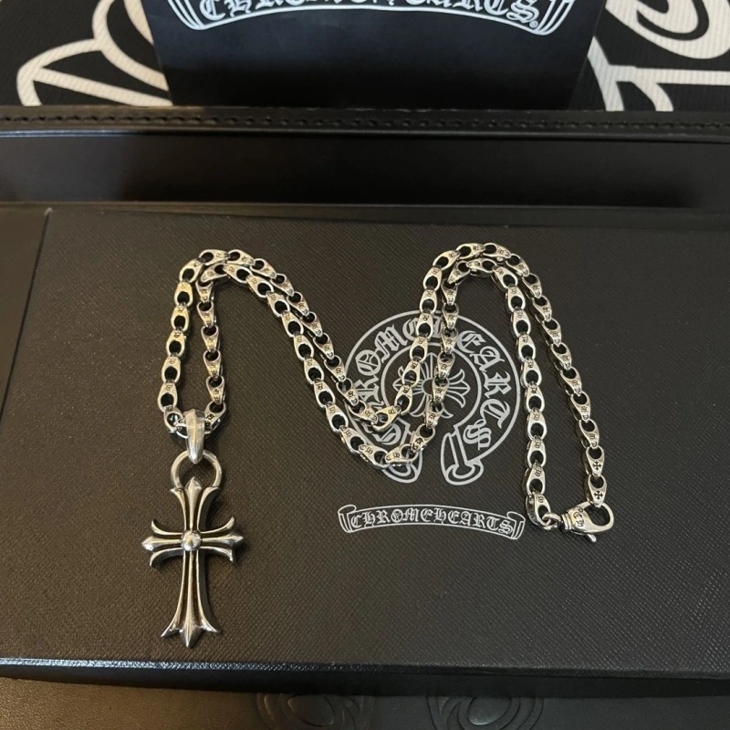 Lightweight Chrxmx Hxxrts Necklaces 298708