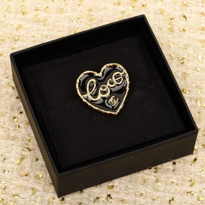 Chxnxl Brooches Compact 290576