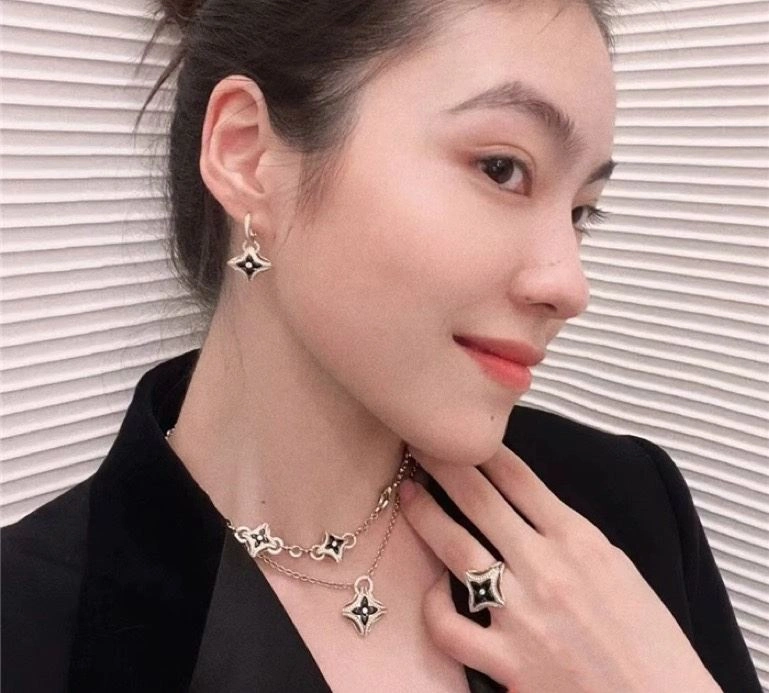 Affordable LX Necklaces 309893