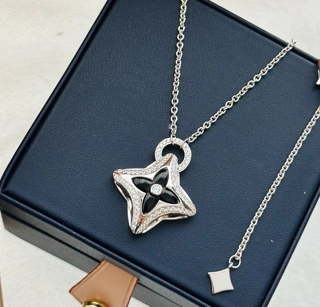 Affordable LX Necklaces 309893