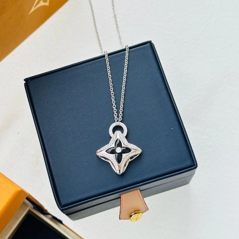 Affordable LX Necklaces 309893