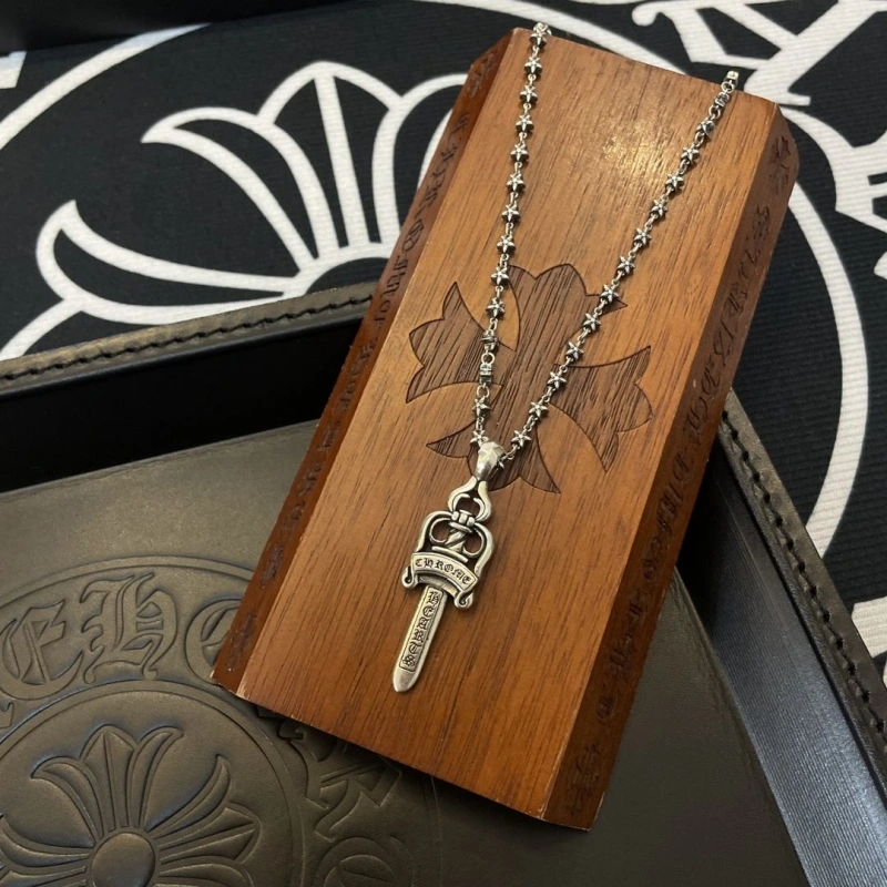 Breathable Chrxmx Hxxrts Necklaces 298696