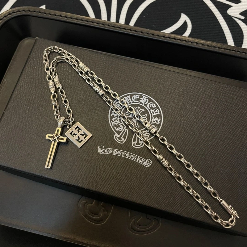 Stylish Chrxmx Hxxrts Necklaces 298685