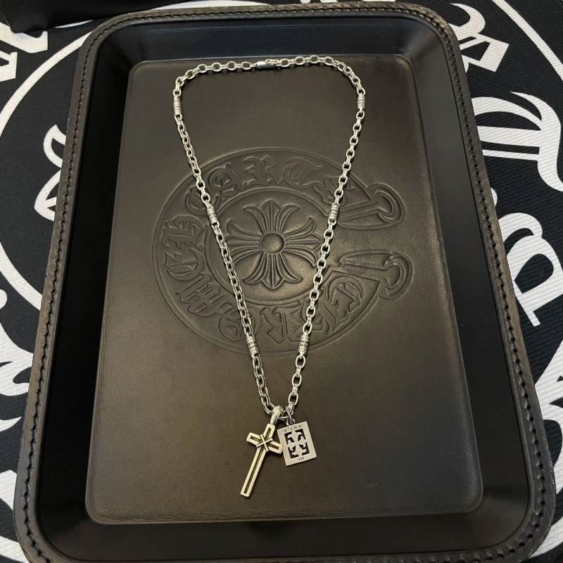 Stylish Chrxmx Hxxrts Necklaces 298685