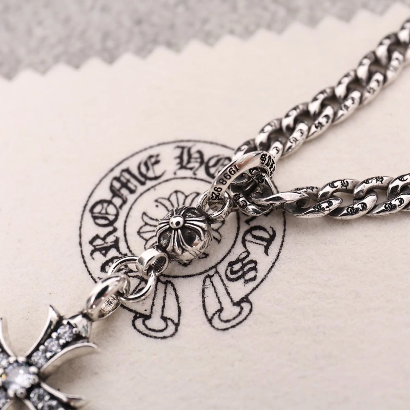 Classic Chrxmx Hxxrts Necklaces 298684