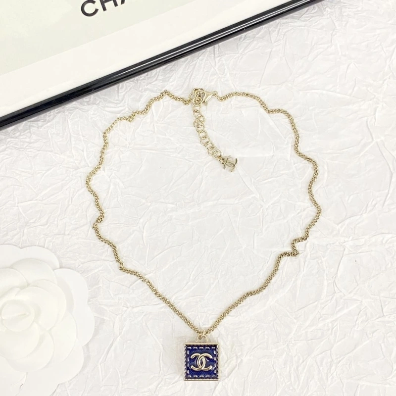 Refined Chxnxl Necklaces 289654