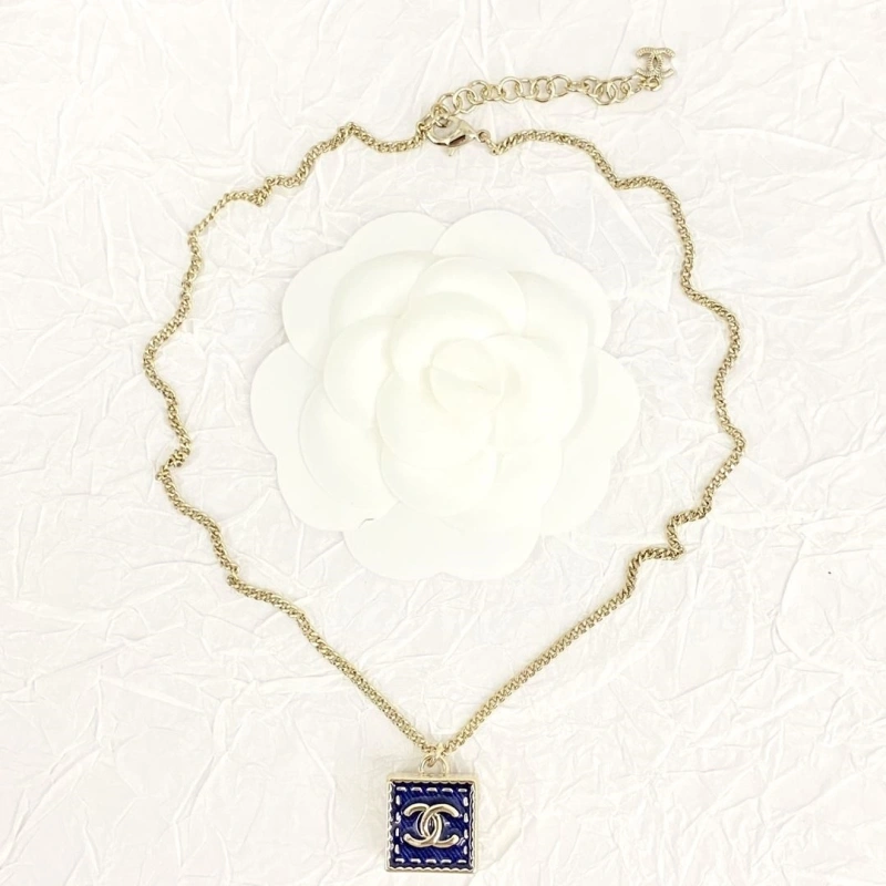 Refined Chxnxl Necklaces 289654