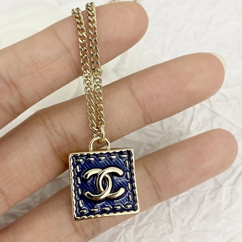 Refined Chxnxl Necklaces 289654