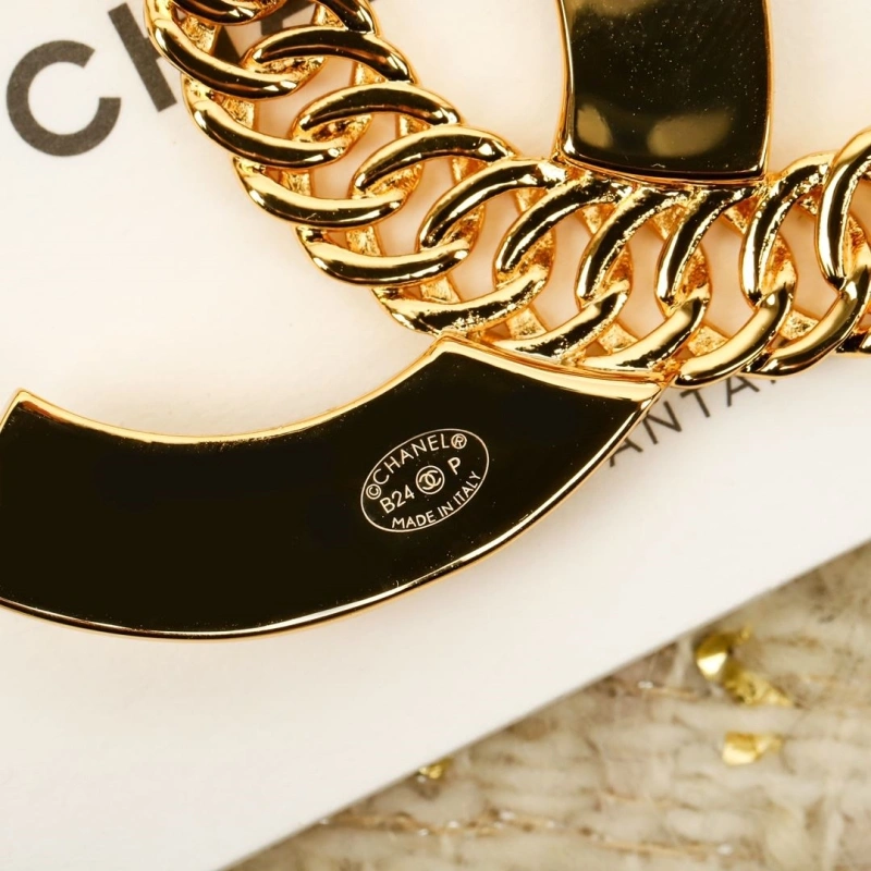 Bold Chxnxl Brooches 290588