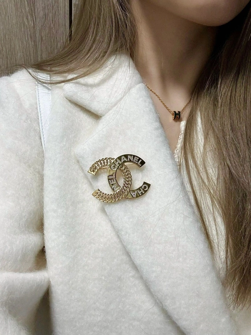 Bold Chxnxl Brooches 290588