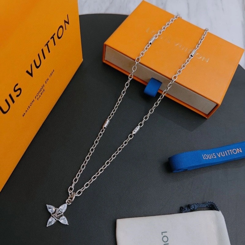 Popular LX Necklaces 309986