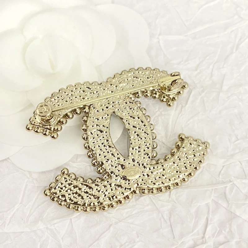 Bold Chxnxl Brooches 290579