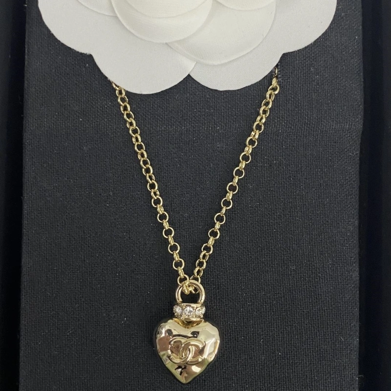 Resilient Chxnxl Necklaces 289667