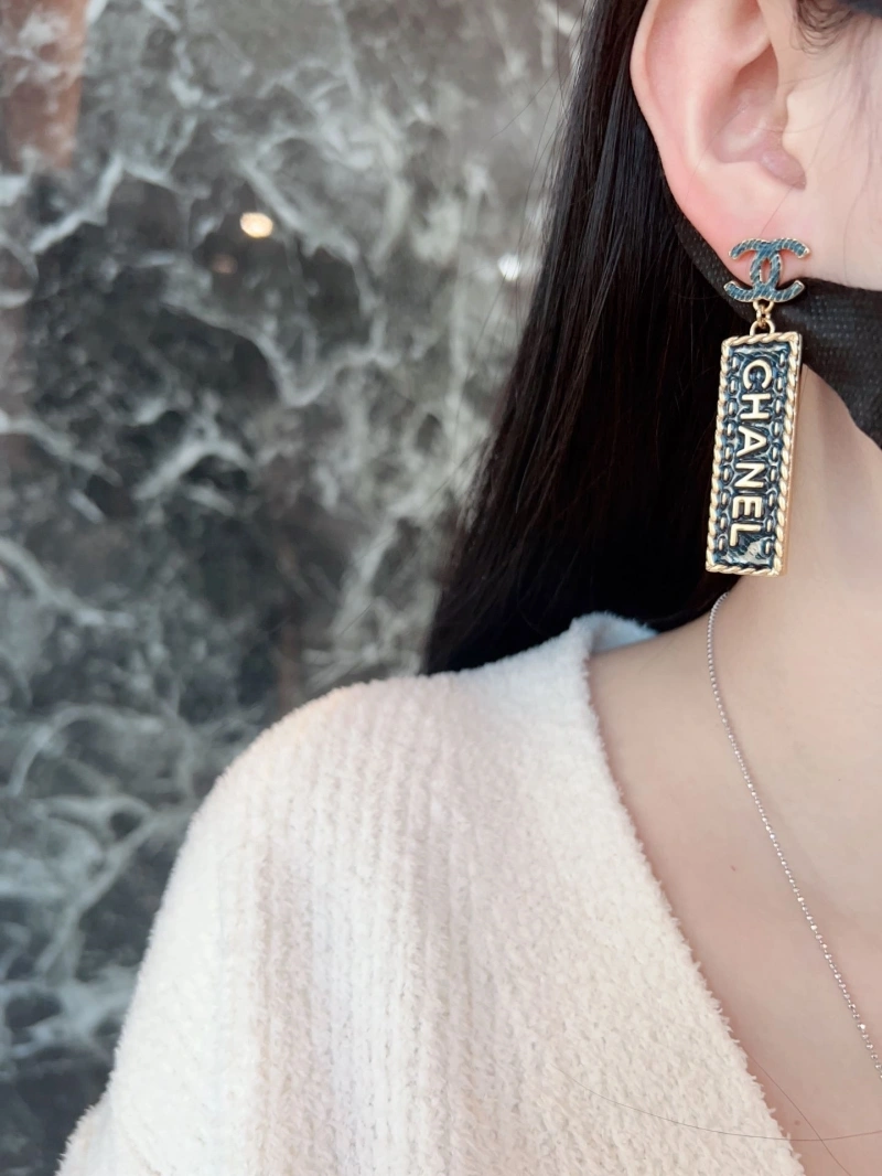 Resilient Chxnxl Earrings 290163