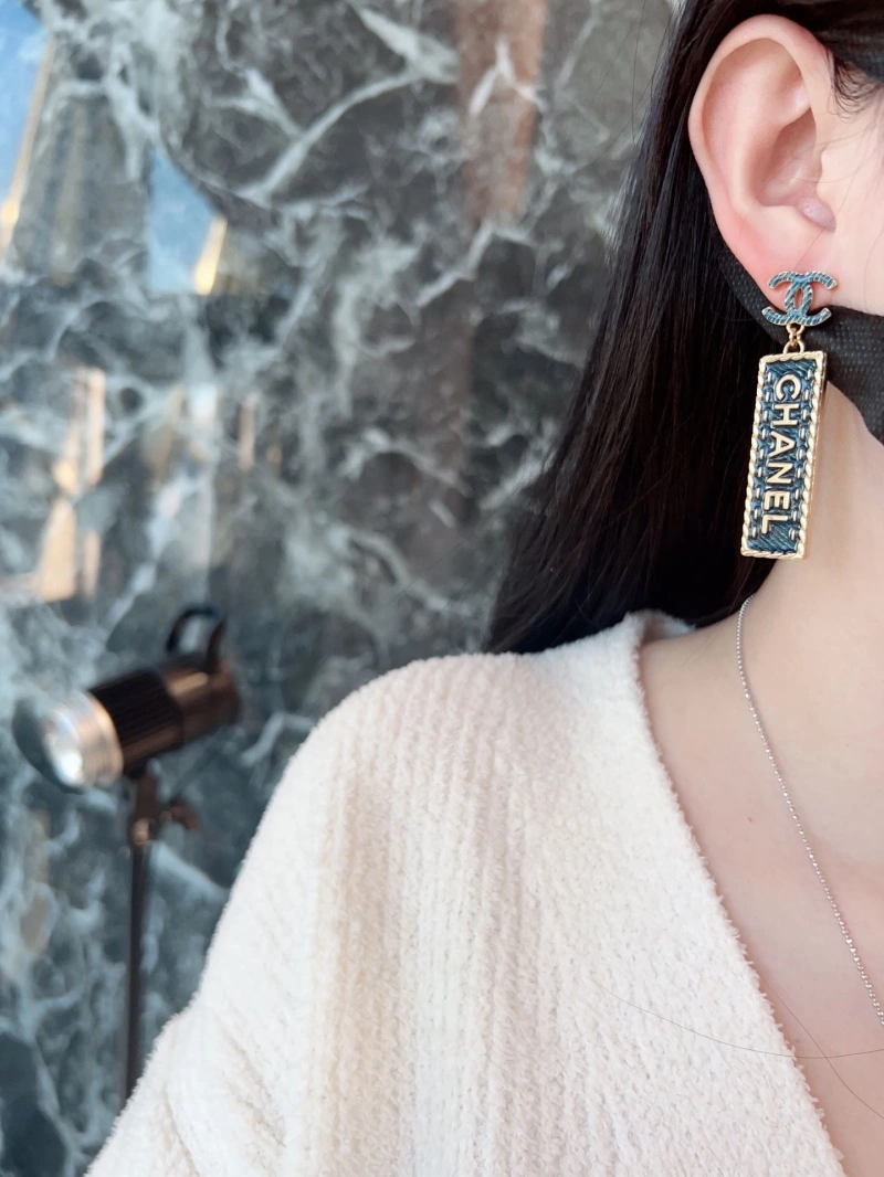 Resilient Chxnxl Earrings 290163