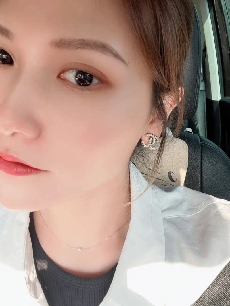 Soft Chxnxl Earrings 290158