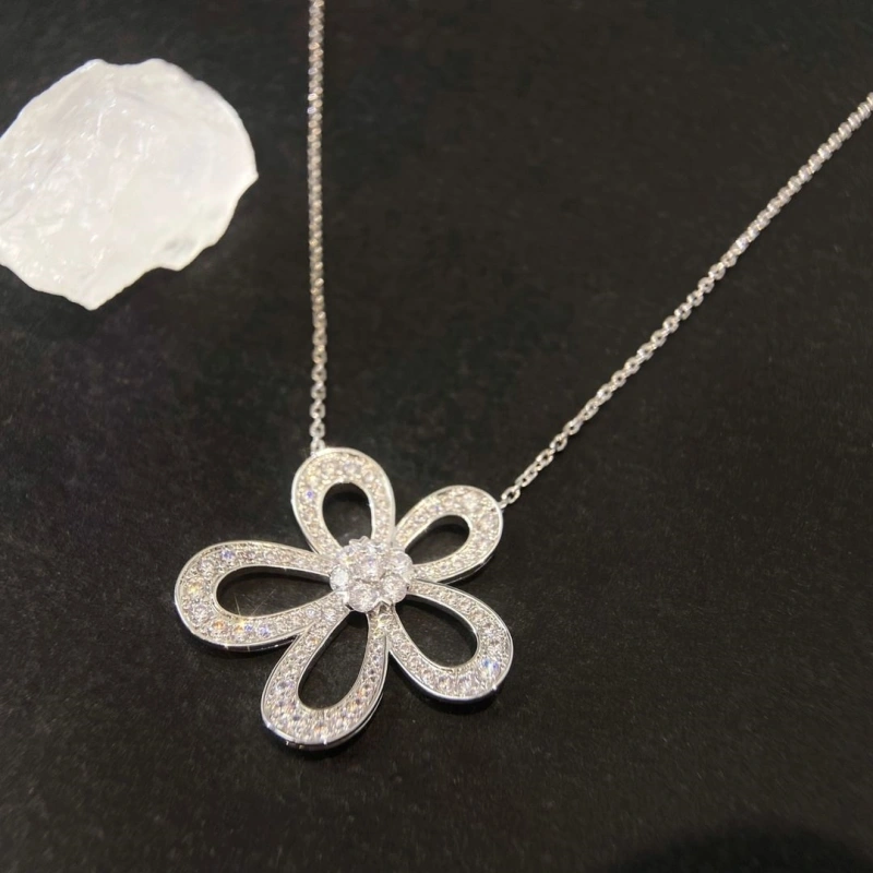Cozy Chxnxl Necklaces 289661
