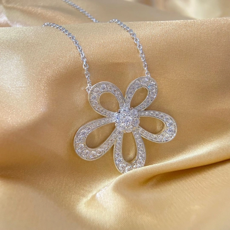 Cozy Chxnxl Necklaces 289661