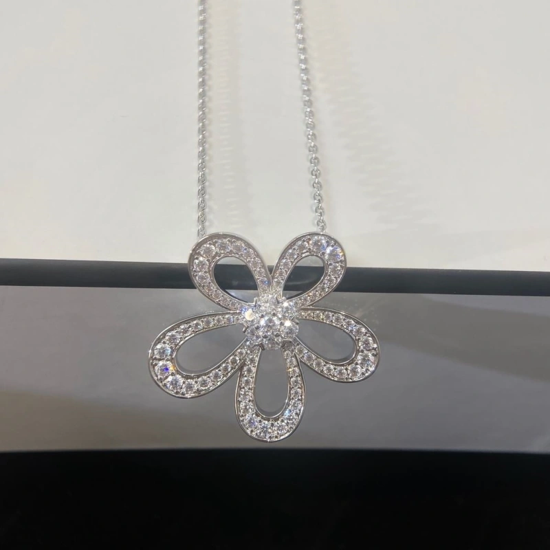 Cozy Chxnxl Necklaces 289661