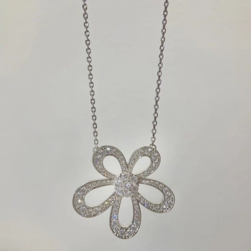 Cozy Chxnxl Necklaces 289661