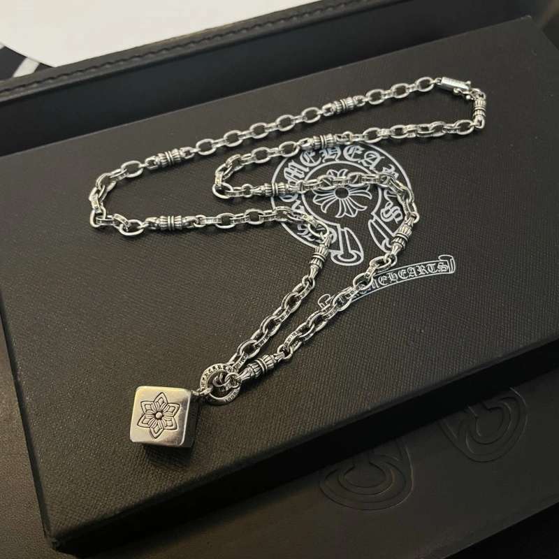 Compact Chrxmx Hxxrts Necklaces 298661