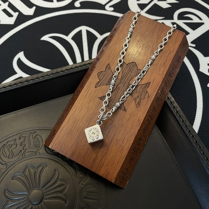 Compact Chrxmx Hxxrts Necklaces 298661