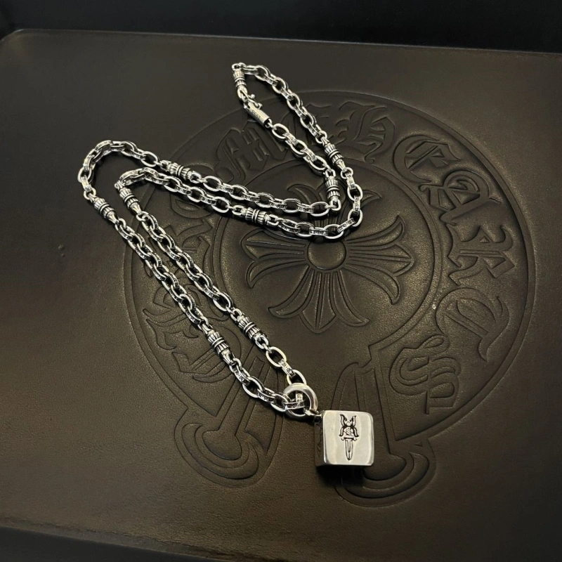 Compact Chrxmx Hxxrts Necklaces 298661