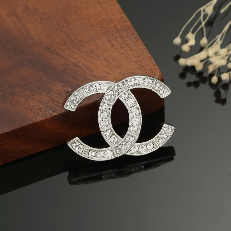 Elegant Chxnxl Brooches 290580