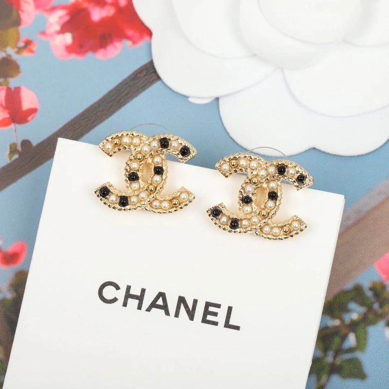Vibrant Chxnxl Earrings 290136