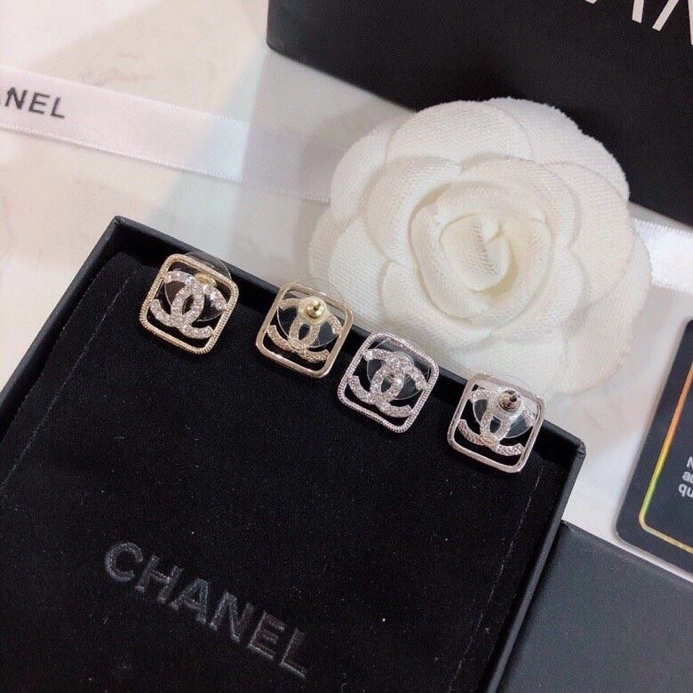 Flexible Chxnxl Earrings 290124