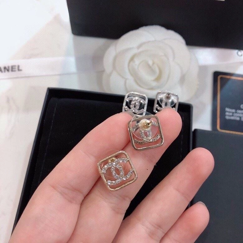 Flexible Chxnxl Earrings 290124