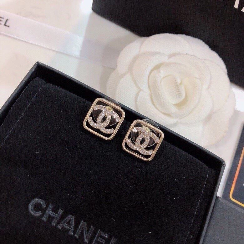 Flexible Chxnxl Earrings 290124