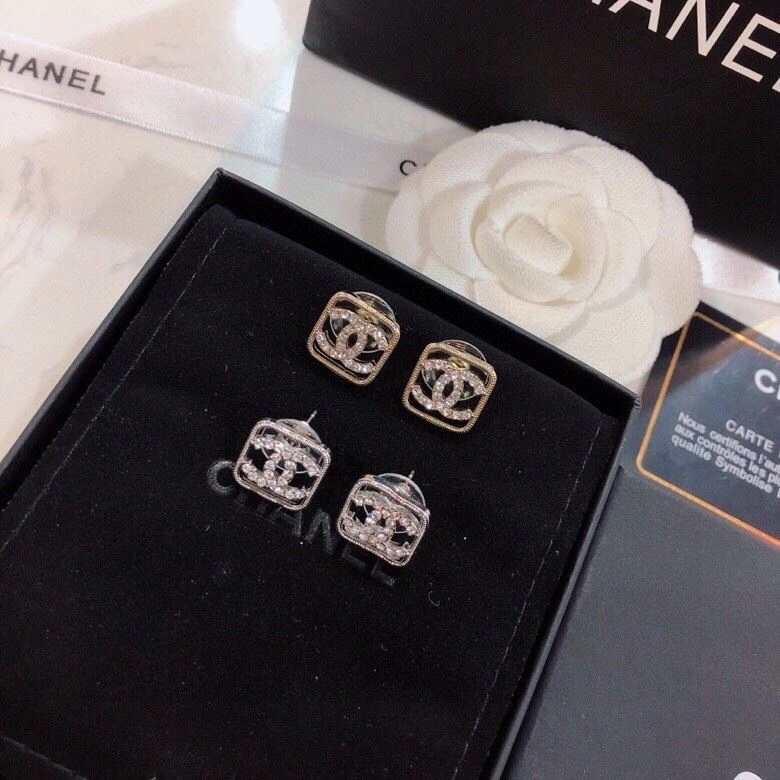 Flexible Chxnxl Earrings 290124