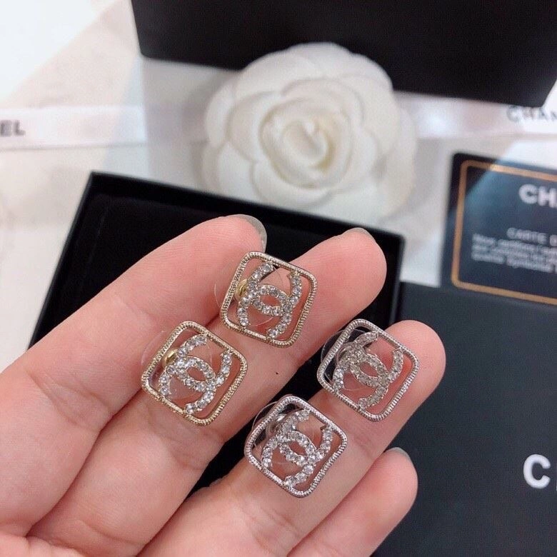 Flexible Chxnxl Earrings 290124