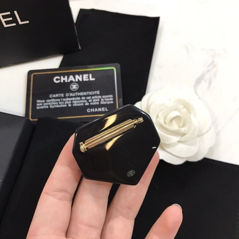 Sophisticated Chxnxl Brooches 290577