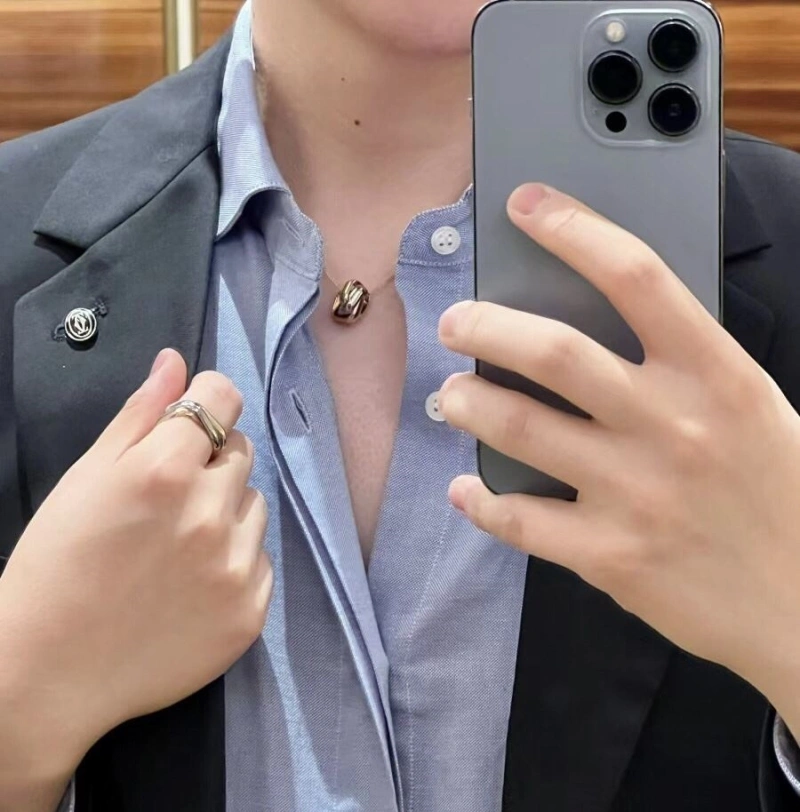 Compact Cxrtxer Necklaces 283245