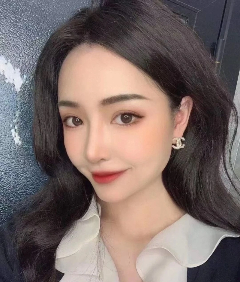 Bright Chxnxl Earrings 290125