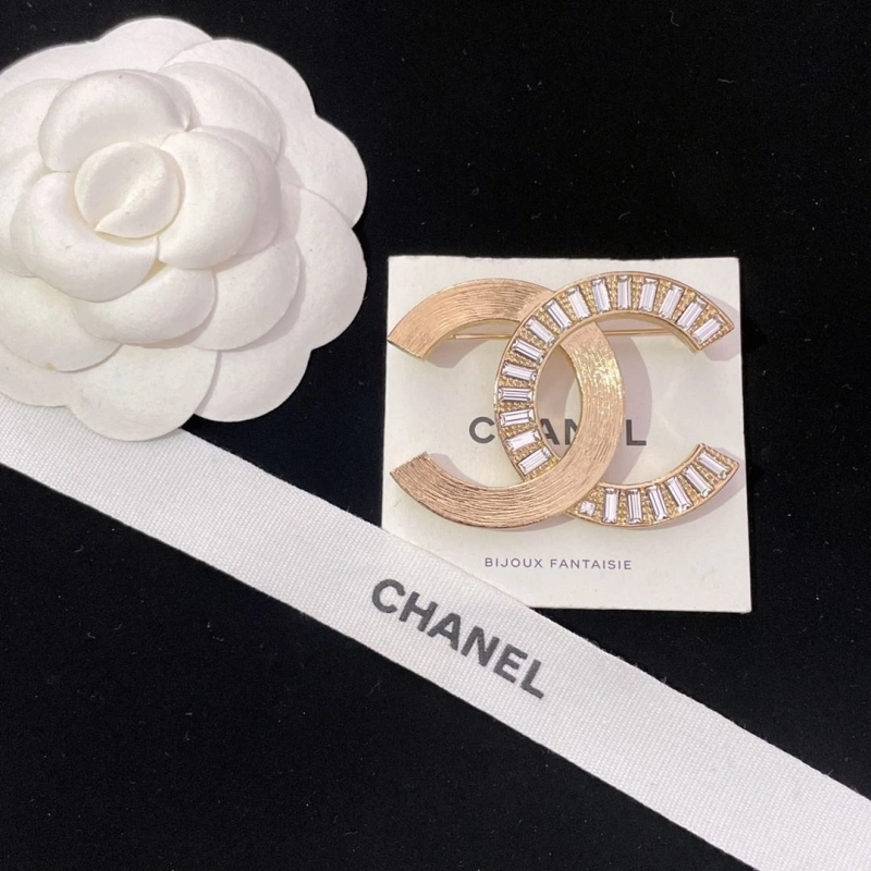 Timeless Chxnxl Brooches 290572