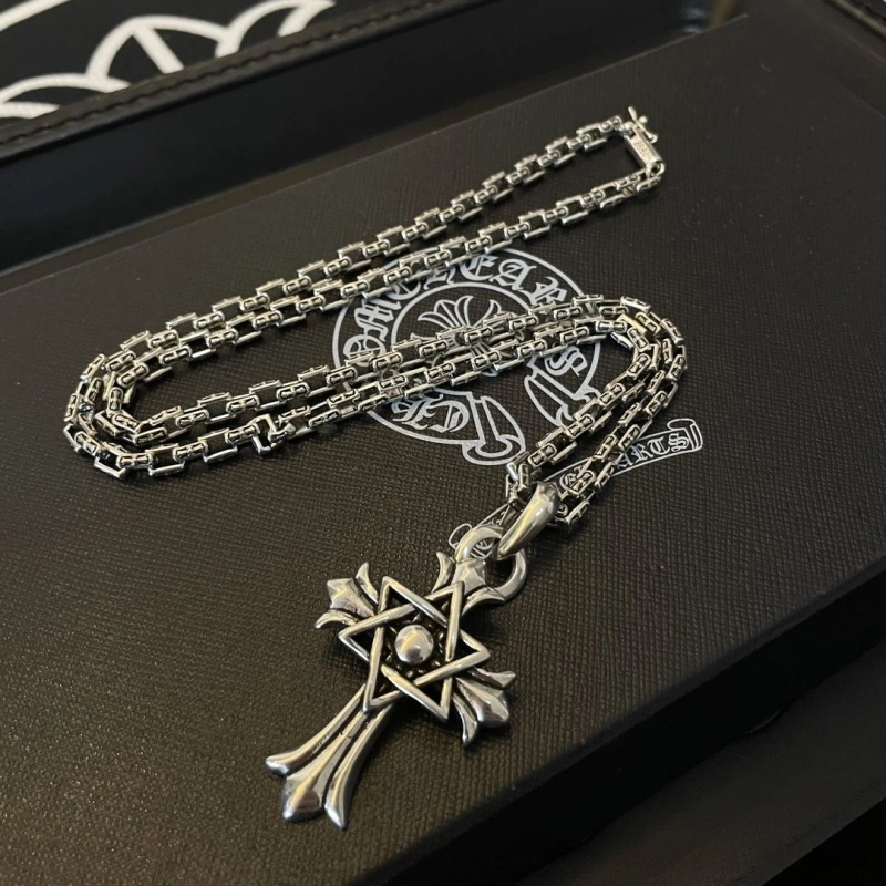 WellDesigned Chrxmx Hxxrts Necklaces 298658