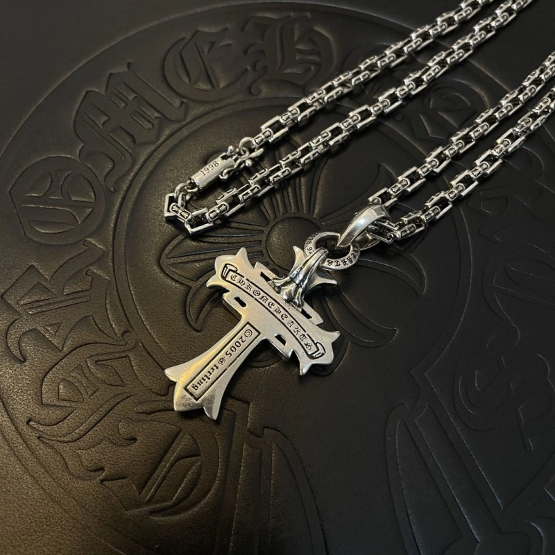 WellDesigned Chrxmx Hxxrts Necklaces 298658