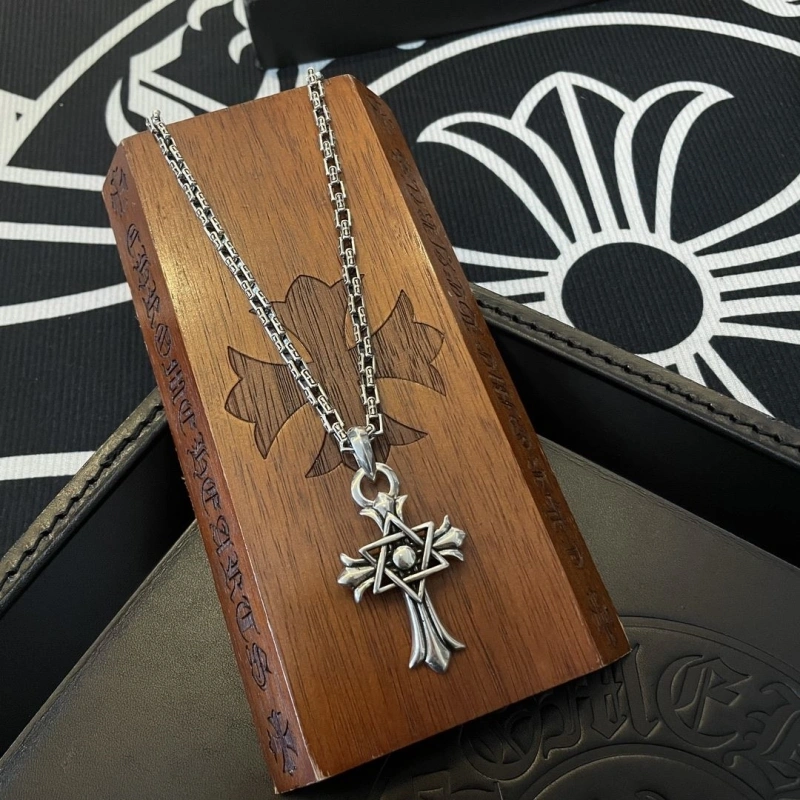 WellDesigned Chrxmx Hxxrts Necklaces 298658