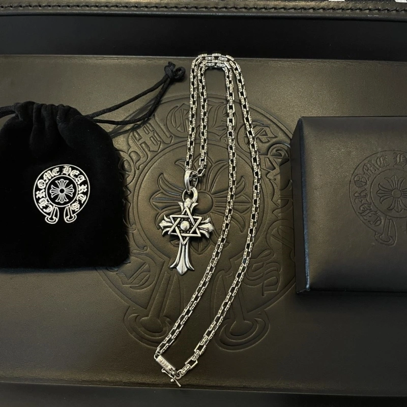 WellDesigned Chrxmx Hxxrts Necklaces 298658