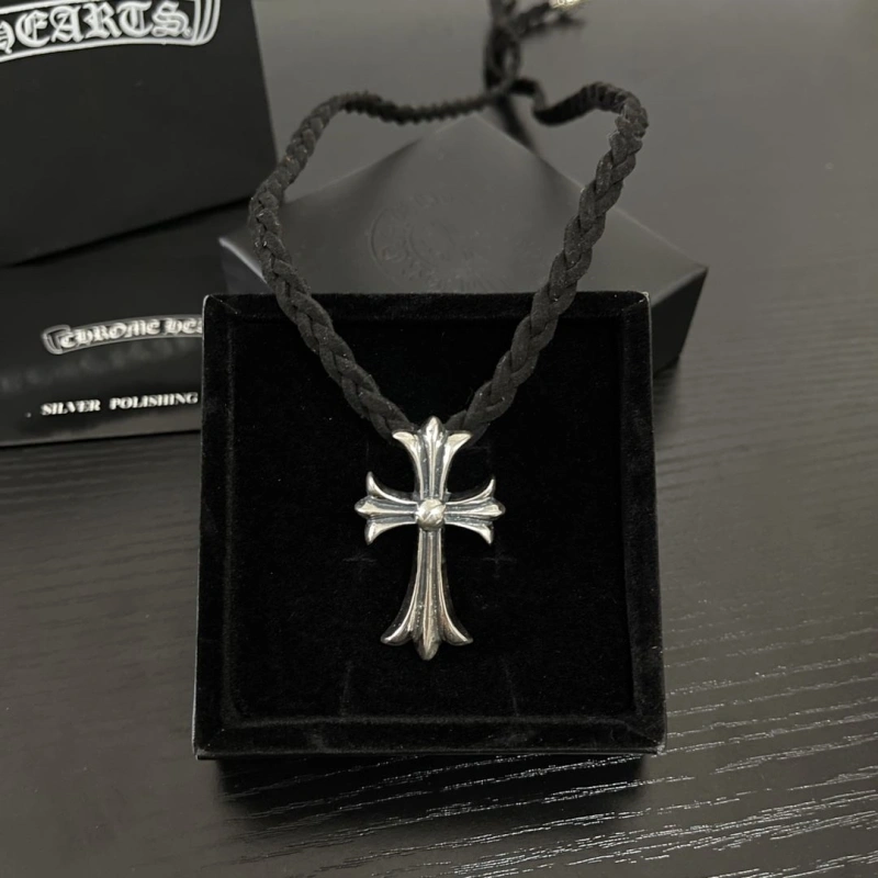 Trendy Chrxmx Hxxrts Necklaces 298653
