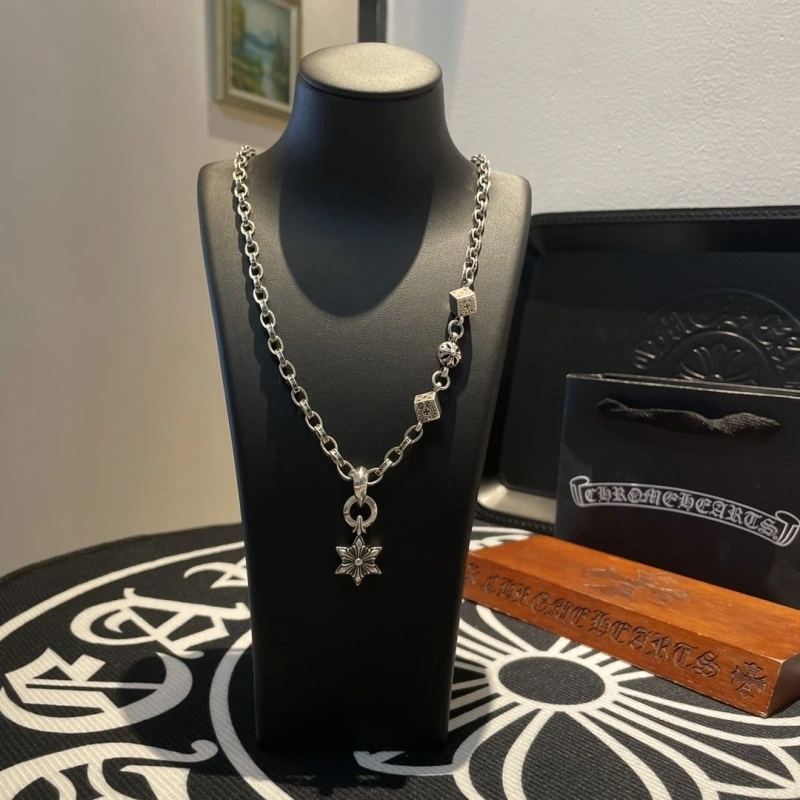 Chrxmx Hxxrts Necklaces Stylish 298647