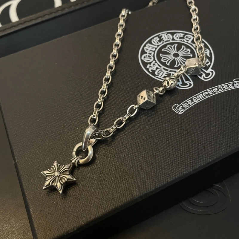 Chrxmx Hxxrts Necklaces Stylish 298647