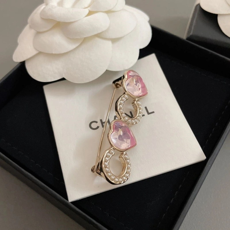 Compact Chxnxl Brooches 290562